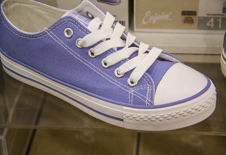 Гениальный способ завязать шнурки одним движением: больше никогда не развяжутся