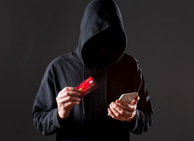 Современные мошенники: как они обирают людей с помощью NFC и что с этим делать