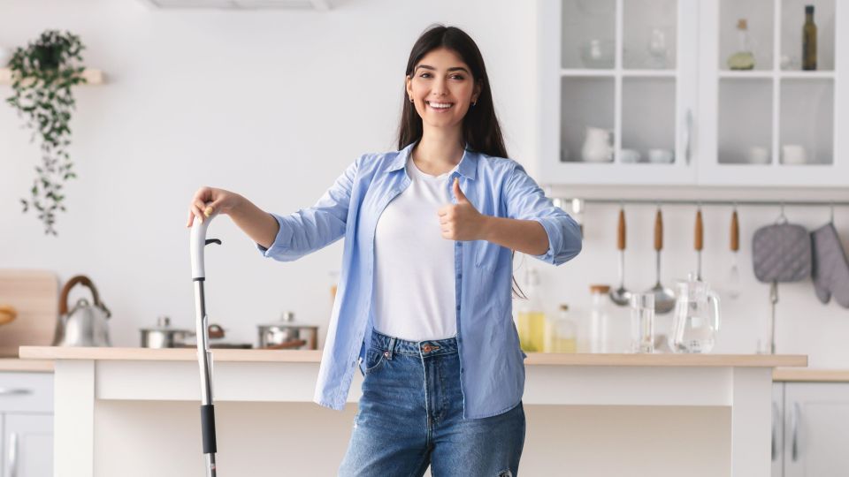 Не выбрасывайте зажимы от пакетов с хлебом: незаменимая вещь для сада и дома