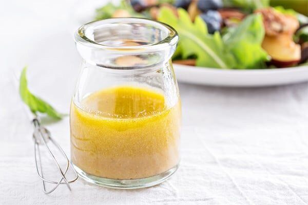 12 неотразимых заправок для салатов, которые сделают ваши блюда настоящим искусством