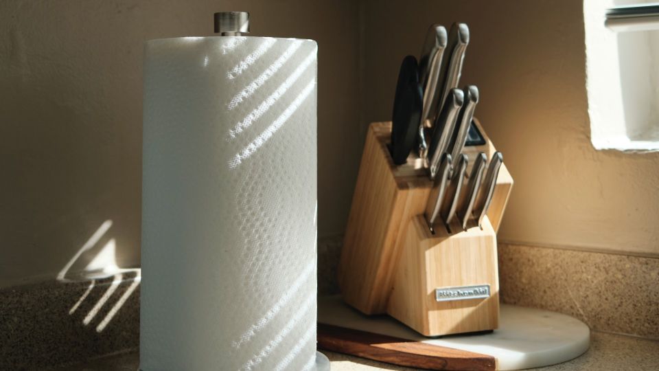 Мудрые хозяйки не выбрасывают втулки от бумажных полотенец: пригодятся на кухне