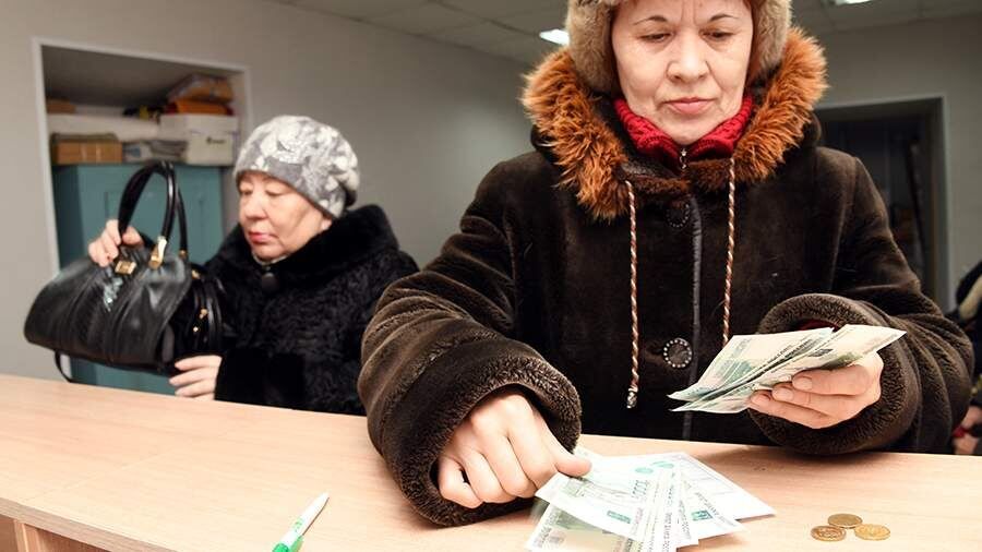 Пенсии за январь поступят раньше: что знать пенсионерам в декабре 2025 года