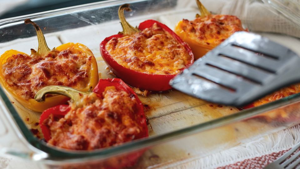 Шеф-повара фаршируют перцы этой начинкой: вкуснее, чем просто с мясом