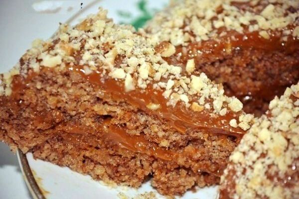 Приготовление быстрой сладости: бисквитный торт "Сочный"