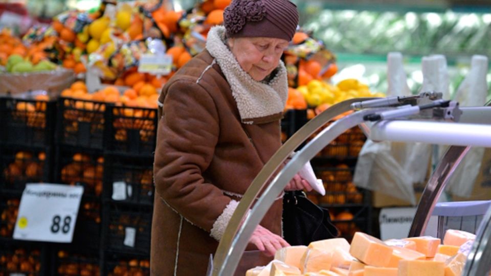 Снова на повестке: продуктовые карточки в России как ответ на экономические трудности
