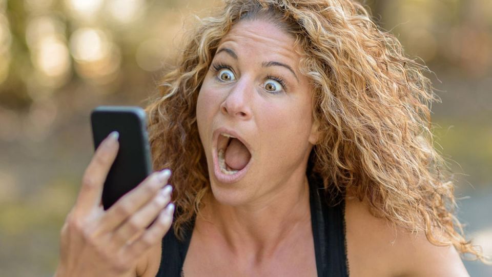 Как незаметно впасть в долговую яму: ситуации с займами по СМС