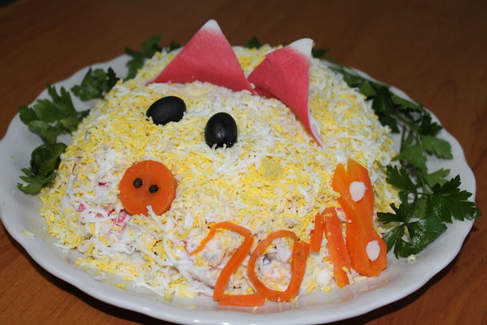 Салат «Новогодний»: идеальное угощение для вашего праздника