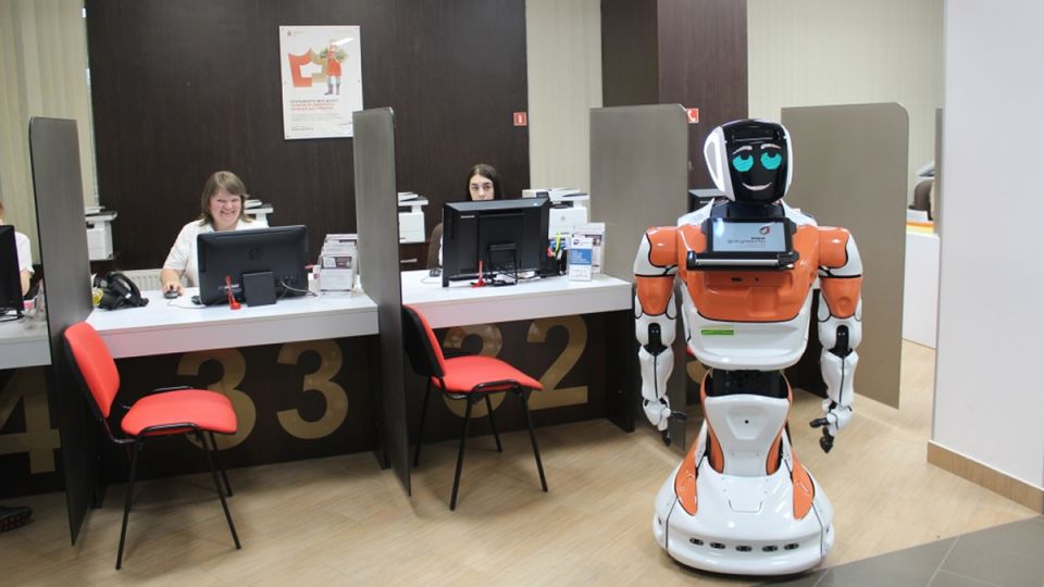 Роботы и биометрические технологии в МФЦ: новое слово в удобстве обслуживания