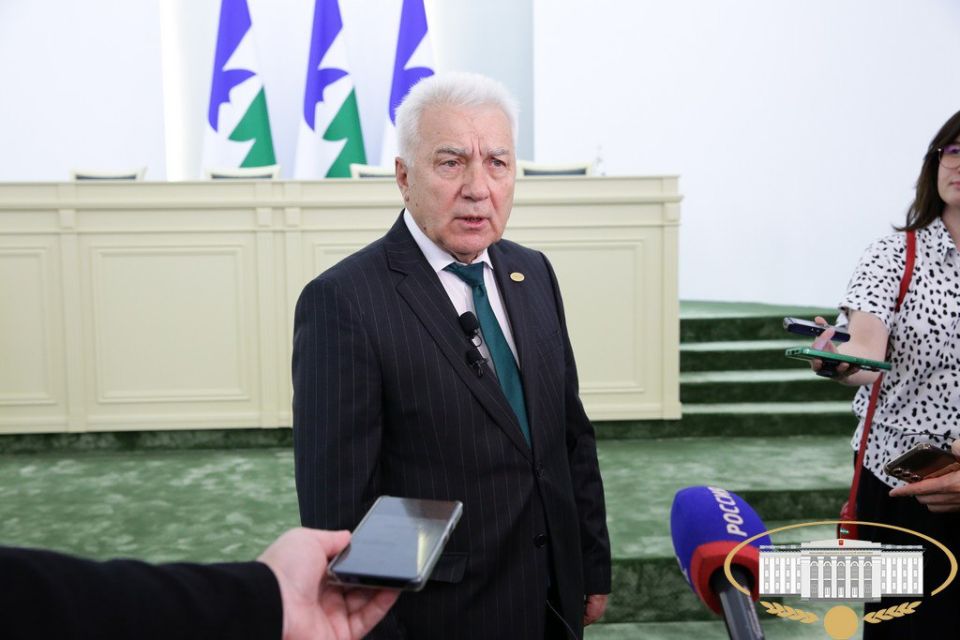 Михаил Афашагов - председатель Комитета Парламента КБР по бюджету, налогам и финансовому рынку, руководитель фракции «Единая Россия» в Парламенте КБР: