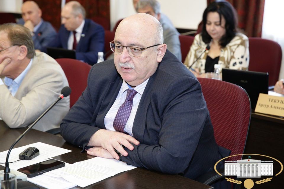 В ходе заседания президиума Парламента КБР рассмотрены проекты законов КБР