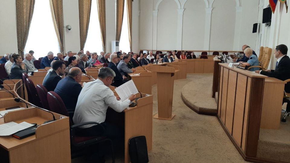 В Парламенте КБР проходит III пленарное заседание Общественной палаты республики