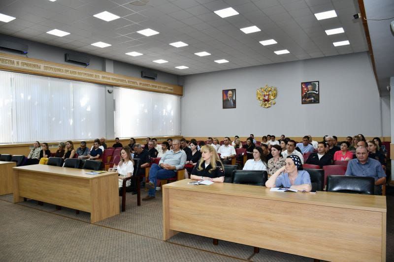 В актовом зале Министерства внутренних дел по Кабардино-Балкарской Республике в рамках проведения единого дня государственного правового информирования состоялось комплексное занятие для личного состава МВД по...
