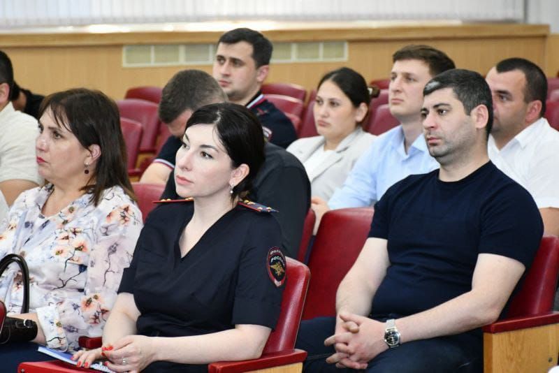 В актовом зале Министерства внутренних дел по Кабардино-Балкарской Республике в рамках проведения единого дня государственного правового информирования состоялось комплексное занятие для личного состава МВД по...