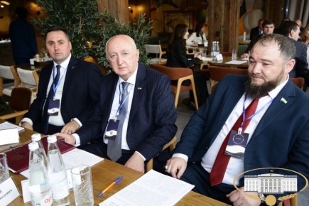 С самого утра началась активная работа парламентариев