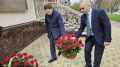 В Нальчике увековечили память поэта Лиуана Губжокова