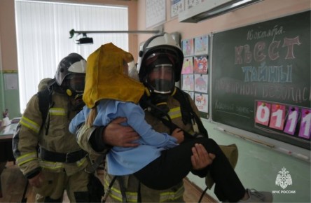 В средней общеобразовательной школе № 10 г. Прохладный прошел день пожарной безопасности