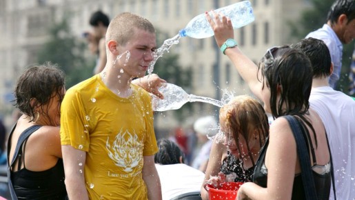 Дышите через трубочку: необычные, но действенные способы пережить жару
