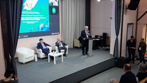 В эльбрусском учебно-научном центре КБГУ им. Х. М. Бербекова проходят пленарные заседания и академические доклады научно-практической конференции с международным участием "Единство народа, победившее в Великой Отечественной...
