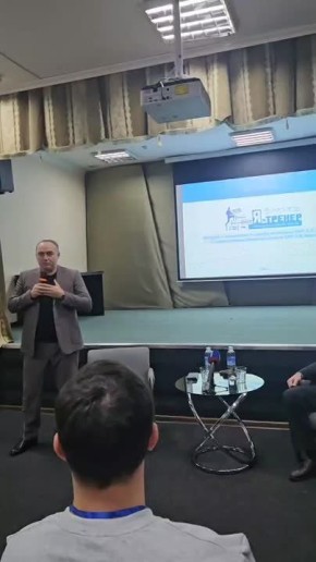 В Кабардино-Балкарии проходит Республиканский образовательный форум "Я-Тренер". В рамках форума проходит открытый диалог между молодыми тренерами и представителями власти: Министром по делам молодежи КБР Азаматом Люевым и...