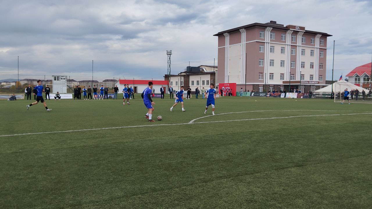 В Кенже проходит финал республиканского футбольного турнира "Бутса первых" В Кенже проходит финал республиканского футбольного турнира "Бутса первых"