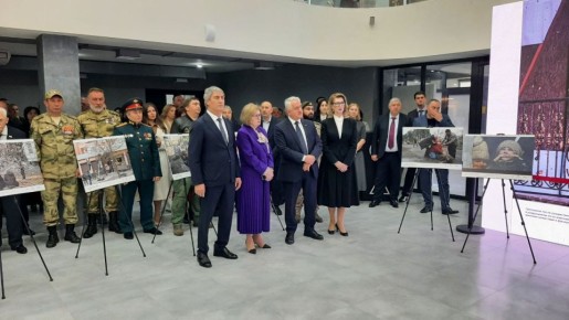В республиканском Доме молодёжи проходит открытие фотовыставки "Хроники террора украинского неонацистского режима"