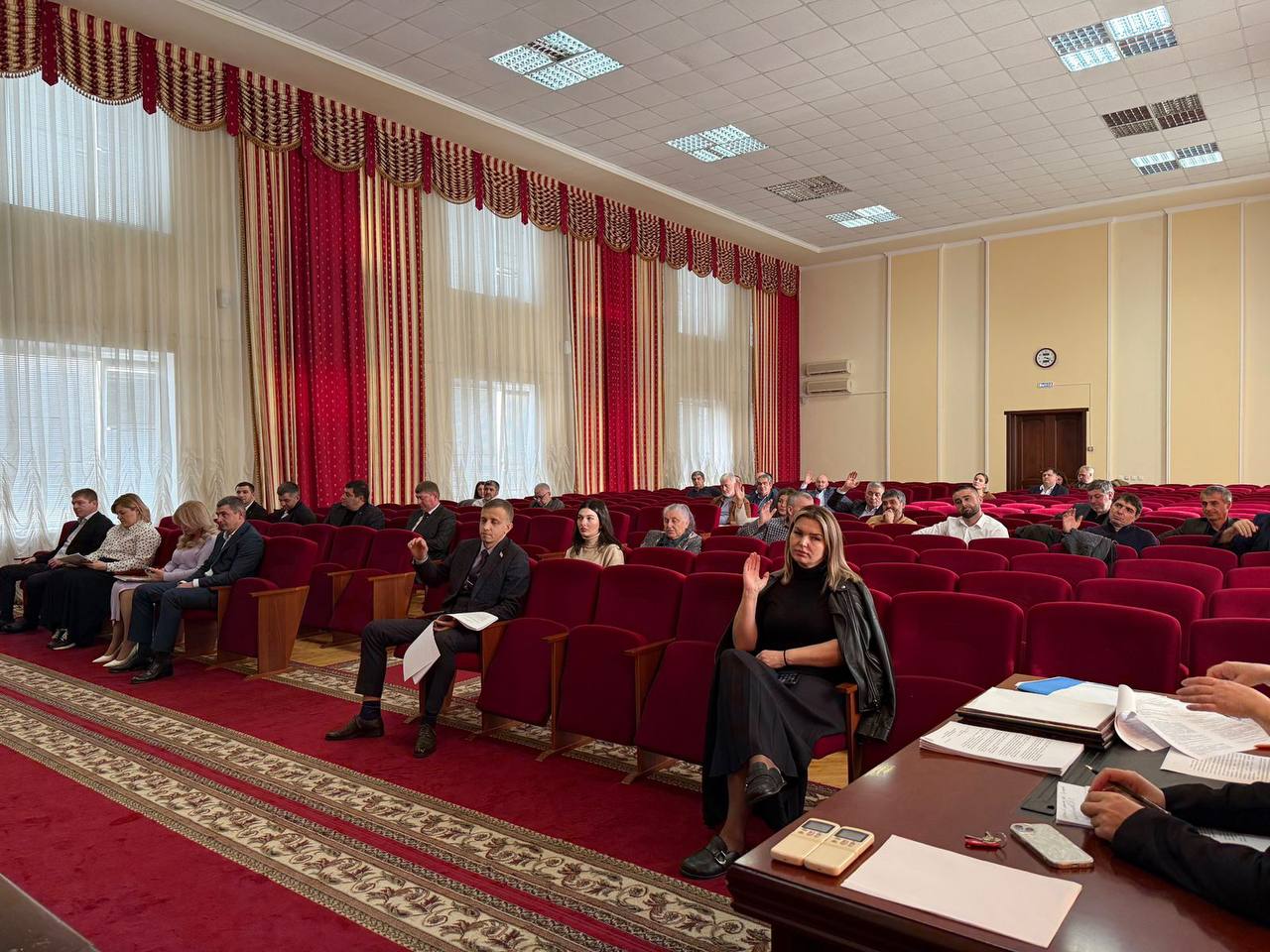 В большом зале мэрии состоялась 50-ая сессия Совета местного самоуправления г.о. Нальчик В большом зале мэрии состоялась 50-ая сессия Совета местного самоуправления г.о. Нальчик