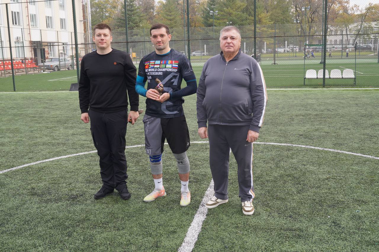 В минувшие выходные на площадке ГКУ Кабардино-Балкарской Республики «Центр спортивной подготовки сборных команд» в г. Нальчике состоялся турнир по мини-футболу, посвященный памяти прокурорских работников, погибших при... В минувшие выходные на площадке ГКУ Кабардино-Балкарской Республики «Центр спортивной подготовки сборных команд» в г. Нальчике состоялся турнир по мини-футболу, посвященный памяти прокурорских работников, погибших при...