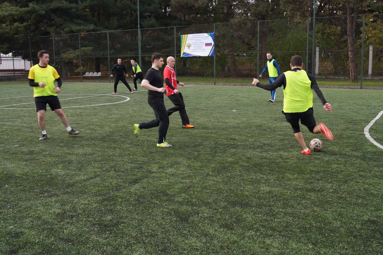 В минувшие выходные на площадке ГКУ Кабардино-Балкарской Республики «Центр спортивной подготовки сборных команд» в г. Нальчике состоялся турнир по мини-футболу, посвященный памяти прокурорских работников, погибших при... В минувшие выходные на площадке ГКУ Кабардино-Балкарской Республики «Центр спортивной подготовки сборных команд» в г. Нальчике состоялся турнир по мини-футболу, посвященный памяти прокурорских работников, погибших при...