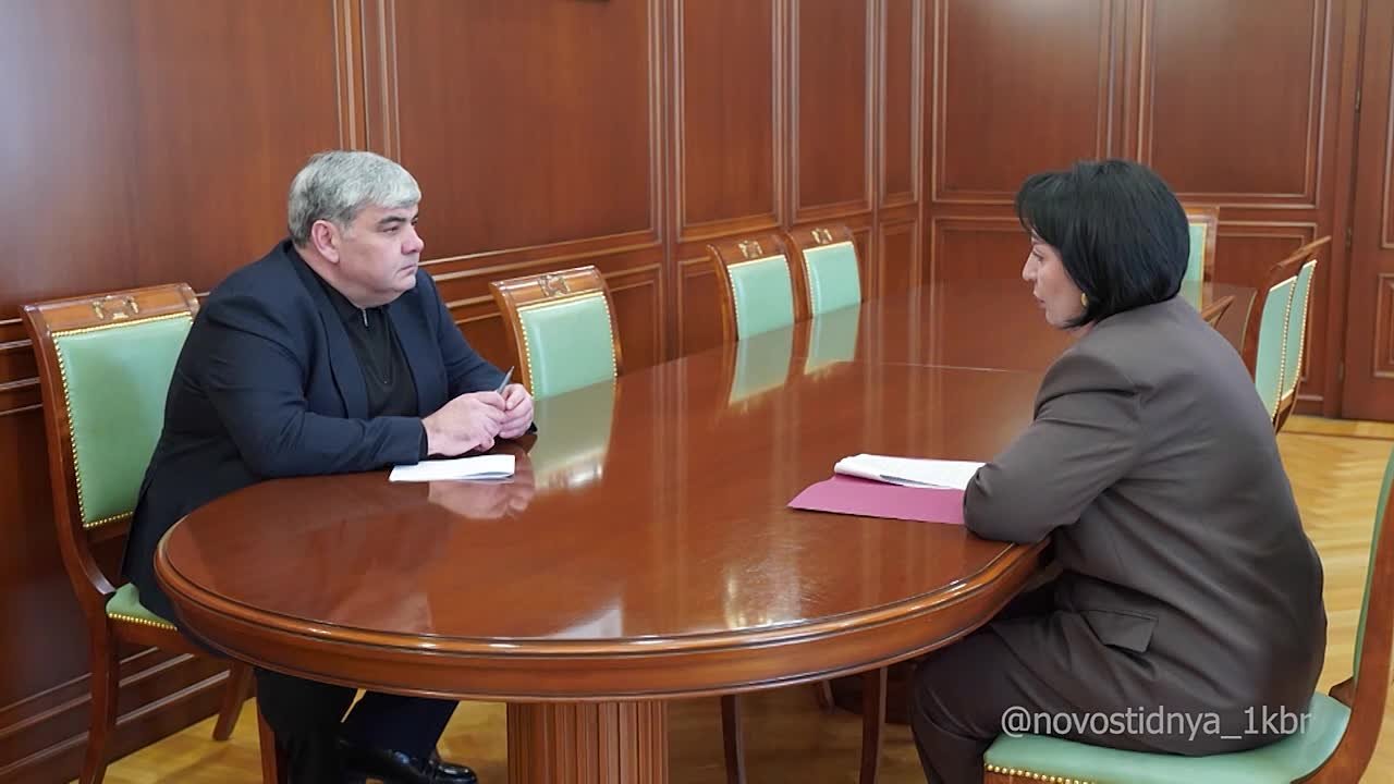 Казбек Коков провёл рабочую встречу с уполномоченным по правам ребёнка в Кабардино-Балкарии Аминой Бадраковой