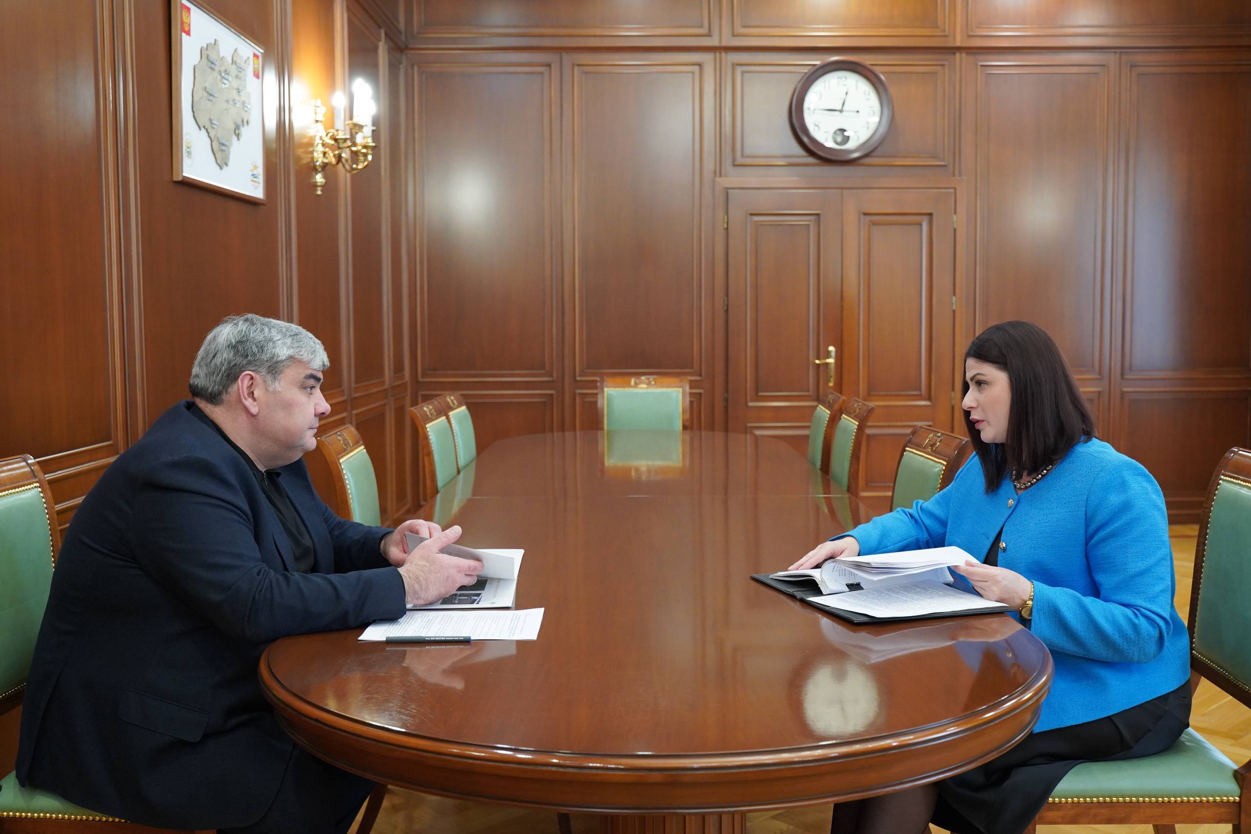 Казбек Коков провел рабочую встречу с руководителем Управления Федеральной антимонопольной службы России по КБР Анной Кумаховой