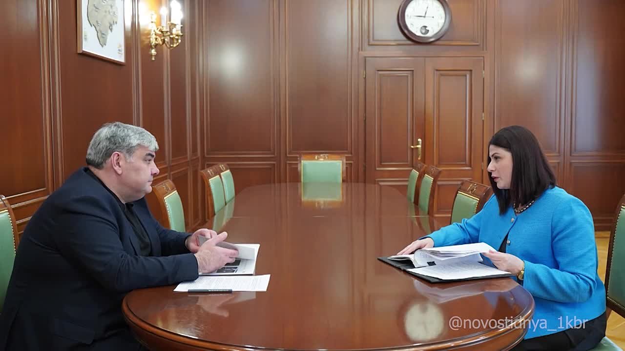Глава республики провел рабочую встречу с руководителем Управления Федеральной антимонопольной службы России по КБР Анной Кумаховой