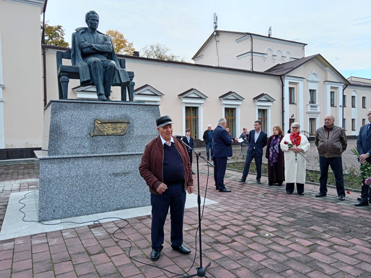 В Нальчике прошел митинг в честь Али Шогенцукова В Нальчике прошел митинг в честь Али Шогенцукова