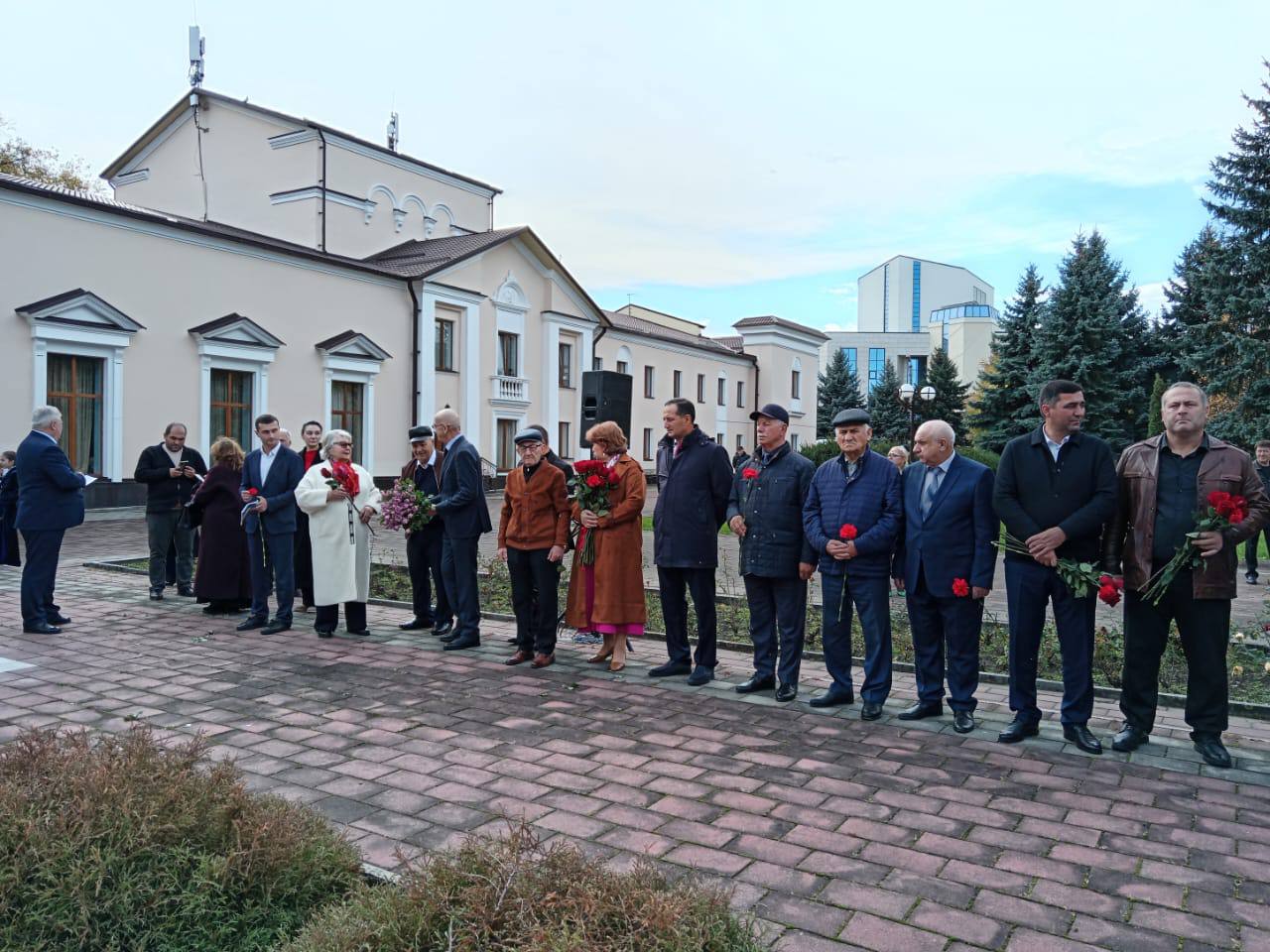 В Нальчике прошел митинг в честь Али Шогенцукова В Нальчике прошел митинг в честь Али Шогенцукова