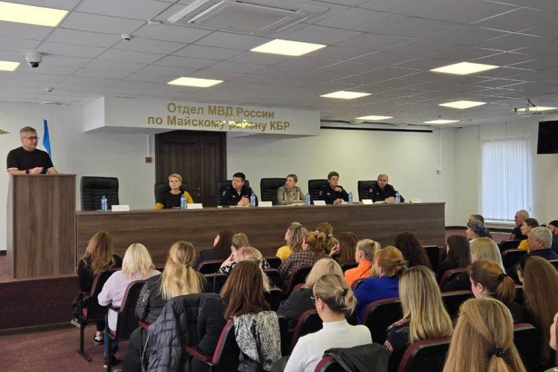 В ОМВД России по Майскому району обсудили вопросы организации межведомственной профилактической работы по предупреждению преступлений против несовершеннолетних В ОМВД России по Майскому району обсудили вопросы организации межведомственной профилактической работы по предупреждению преступлений против несовершеннолетних