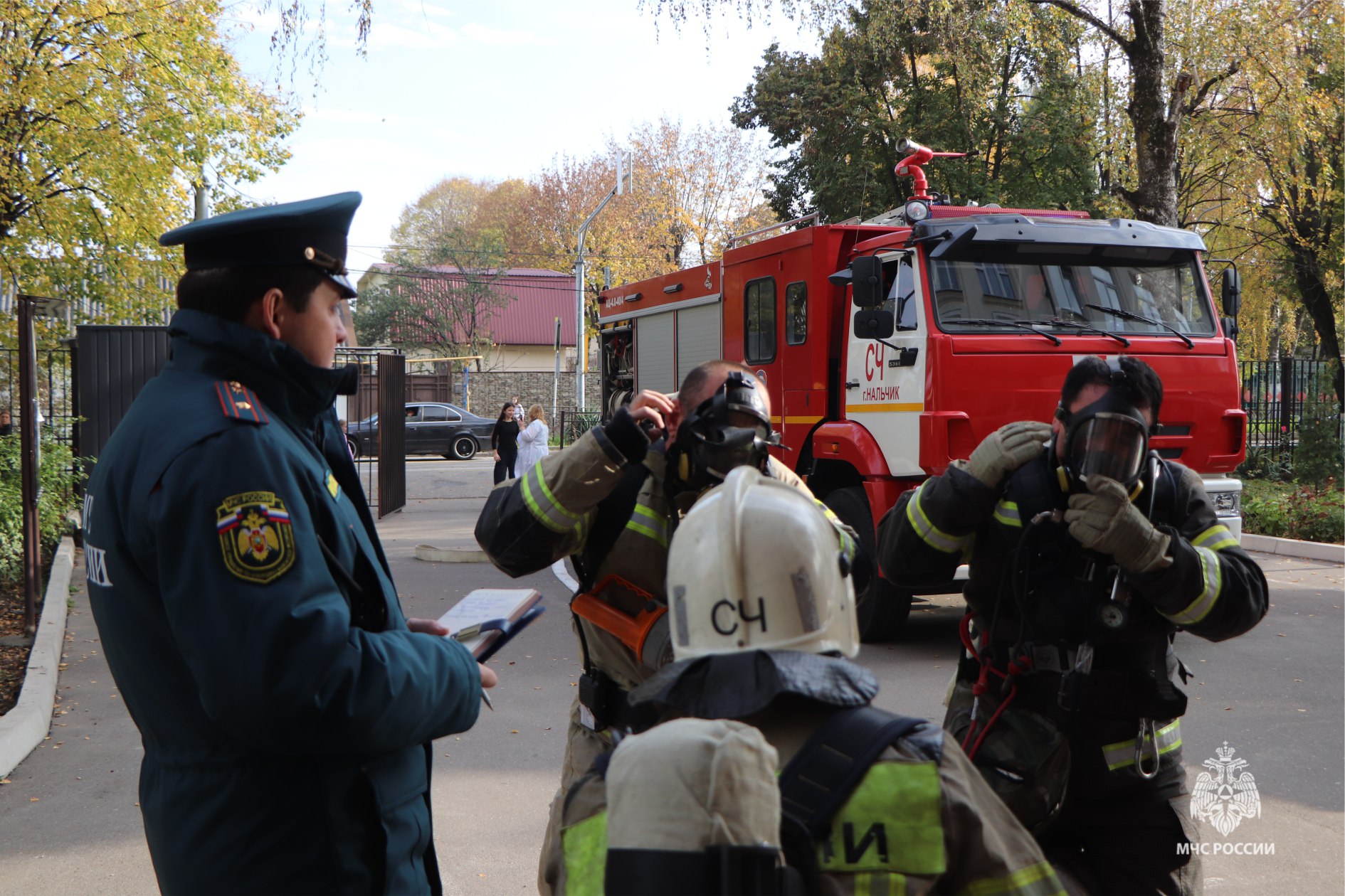 В здании школы №11 г. Нальчик отработали вводные по тушению пожара В здании школы №11 г. Нальчик отработали вводные по тушению пожара