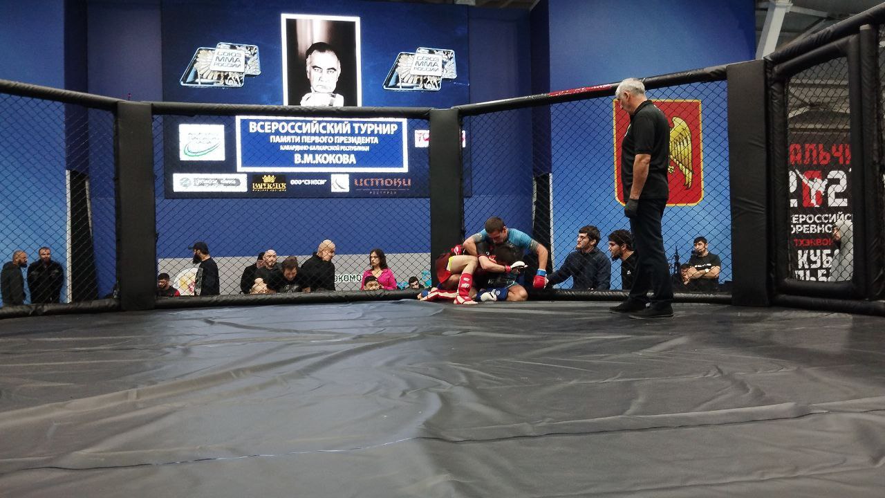 В Универсальном спорткомплексе стартовал всероссийский мастерский турнир по ММА памяти первого президента КБР Валерия Кокова