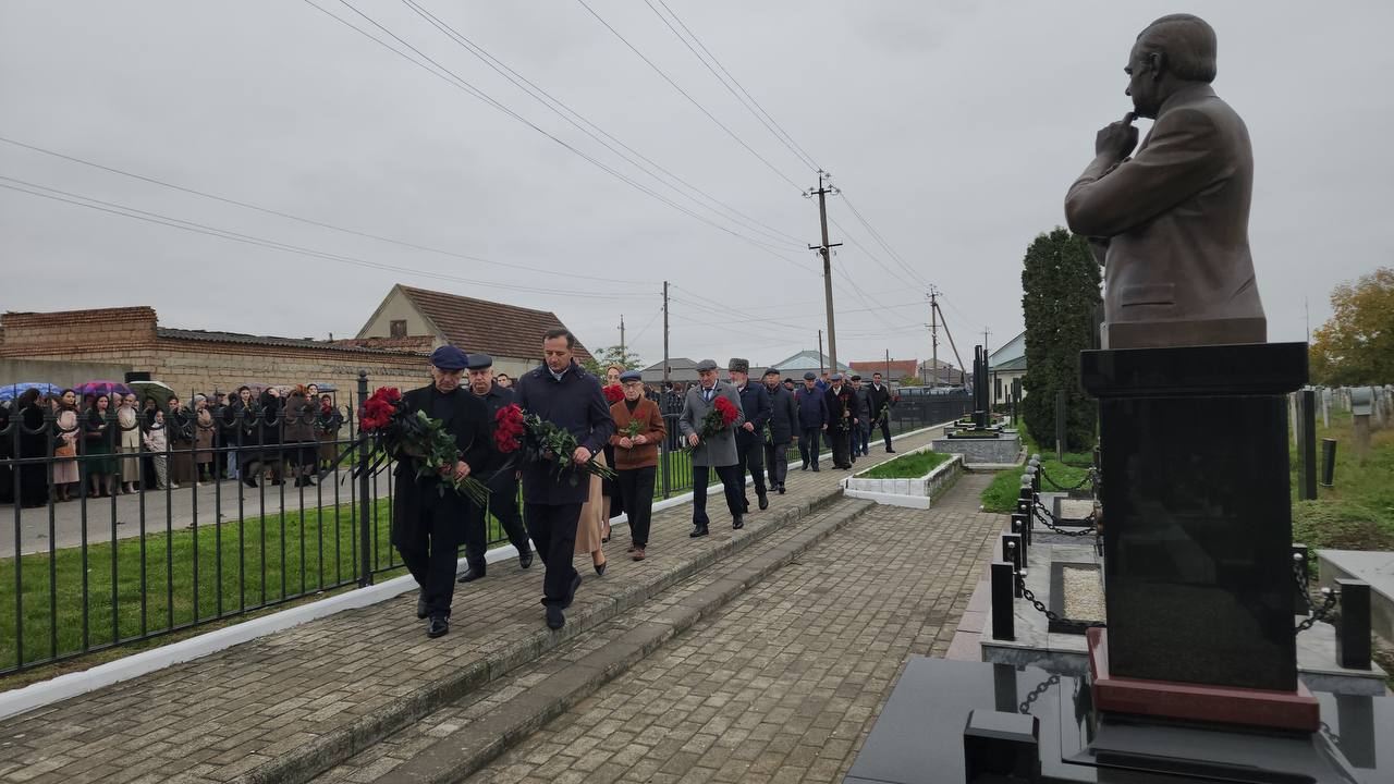 В Баксанском районе вспоминали Валерия Кокова В Баксанском районе вспоминали Валерия Кокова