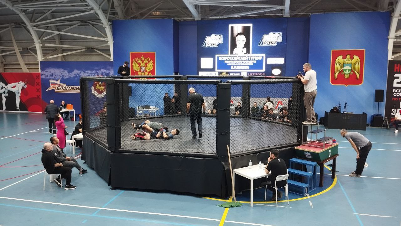 В Универсальном спорткомплексе стартовал всероссийский мастерский турнир по ММА памяти первого президента КБР Валерия Кокова В Универсальном спорткомплексе стартовал всероссийский мастерский турнир по ММА памяти первого президента КБР Валерия Кокова