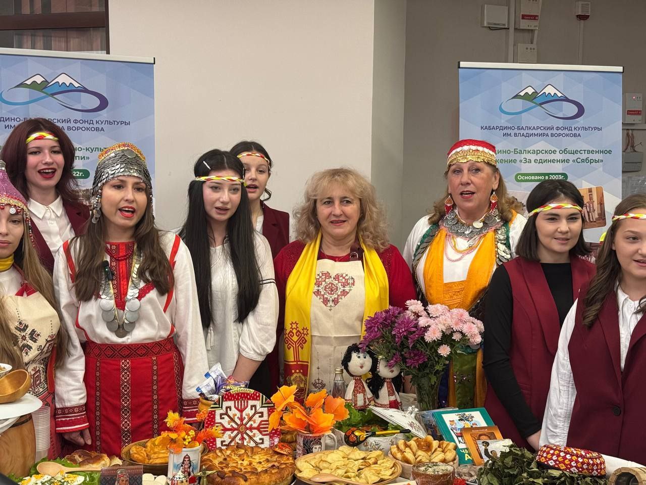 Сегодня в Государственном концертном зале проходит фестиваль национальных культур «В единстве наша сила», который собрал представителей народов России и других стран Сегодня в Государственном концертном зале проходит фестиваль национальных культур «В единстве наша сила», который собрал представителей народов России и других стран