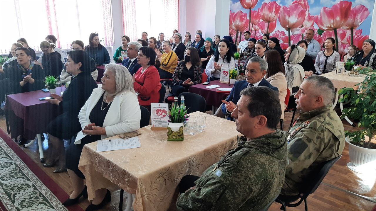 Эльбрусский район присоединился к всероссийской патриотической акции "Сердце матери солдата" Эльбрусский район присоединился к всероссийской патриотической акции "Сердце матери солдата"