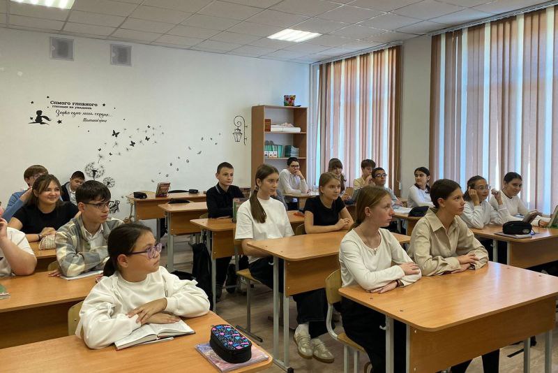 Полицейские Прохладненского района провели профилактические беседы о вреде наркотиков со школьниками Полицейские Прохладненского района провели профилактические беседы о вреде наркотиков со школьниками