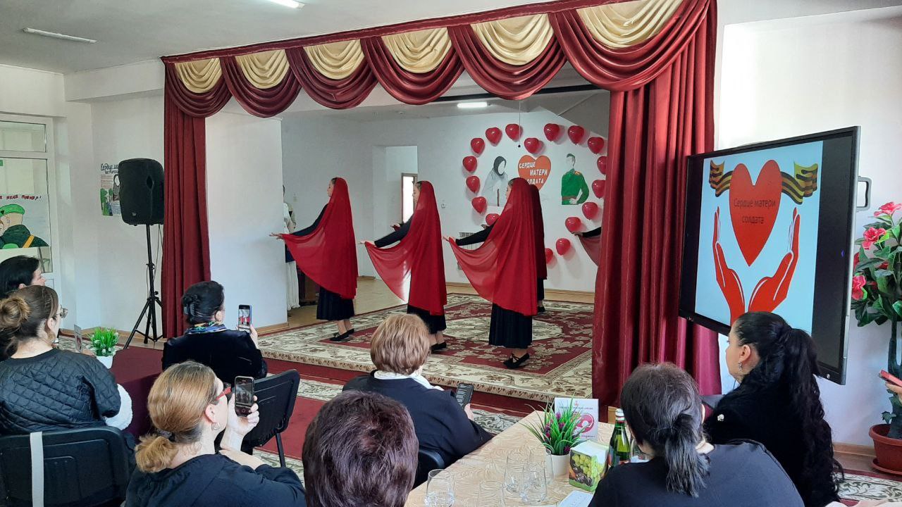 Эльбрусский район присоединился к всероссийской патриотической акции "Сердце матери солдата" Эльбрусский район присоединился к всероссийской патриотической акции "Сердце матери солдата"