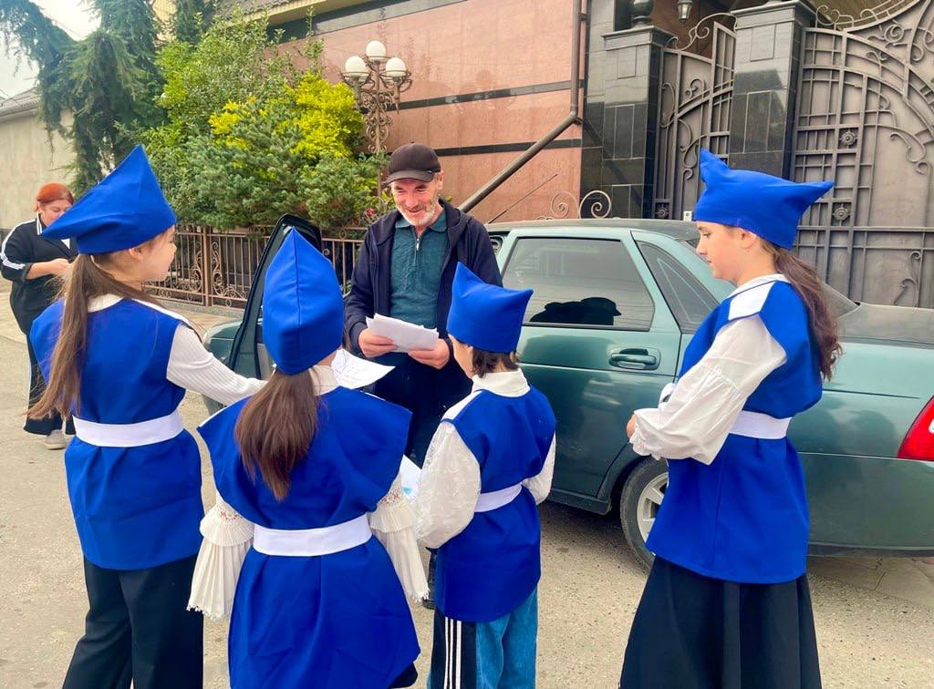 Юные инспекторы движения призвали жителей Кабардино-Балкарии соблюдать ПДД ради сохранения жизни Юные инспекторы движения призвали жителей Кабардино-Балкарии соблюдать ПДД ради сохранения жизни