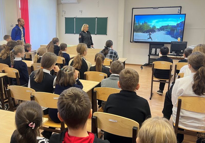 Более трехсот школьников Кабардино-Балкарии стали участниками комплексного мероприятия «Безопасность в осенне-зимний период» Более трехсот школьников Кабардино-Балкарии стали участниками комплексного мероприятия «Безопасность в осенне-зимний период»