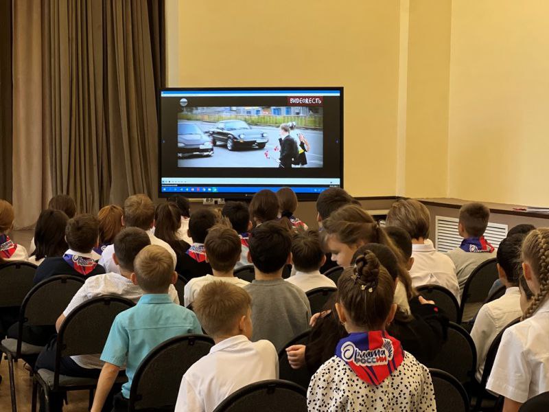 Более трехсот школьников Кабардино-Балкарии стали участниками комплексного мероприятия «Безопасность в осенне-зимний период» Более трехсот школьников Кабардино-Балкарии стали участниками комплексного мероприятия «Безопасность в осенне-зимний период»