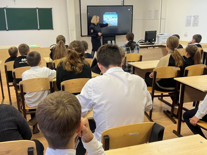 Более трехсот школьников Кабардино-Балкарии стали участниками комплексного мероприятия «Безопасность в осенне-зимний период» Более трехсот школьников Кабардино-Балкарии стали участниками комплексного мероприятия «Безопасность в осенне-зимний период»