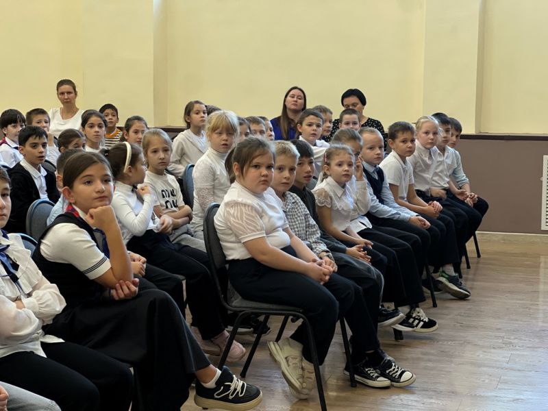 Более трехсот школьников Кабардино-Балкарии стали участниками комплексного мероприятия «Безопасность в осенне-зимний период» Более трехсот школьников Кабардино-Балкарии стали участниками комплексного мероприятия «Безопасность в осенне-зимний период»