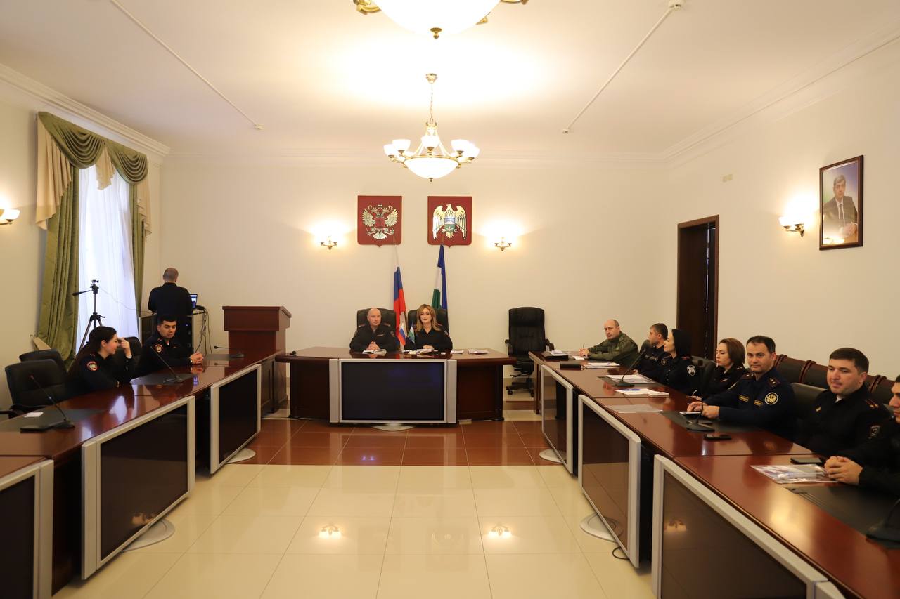 Заместитель руководителя отдела криминалистики СУ СК России по КБР принял участие в межведомственном круглом столе по противодействию IT-преступности