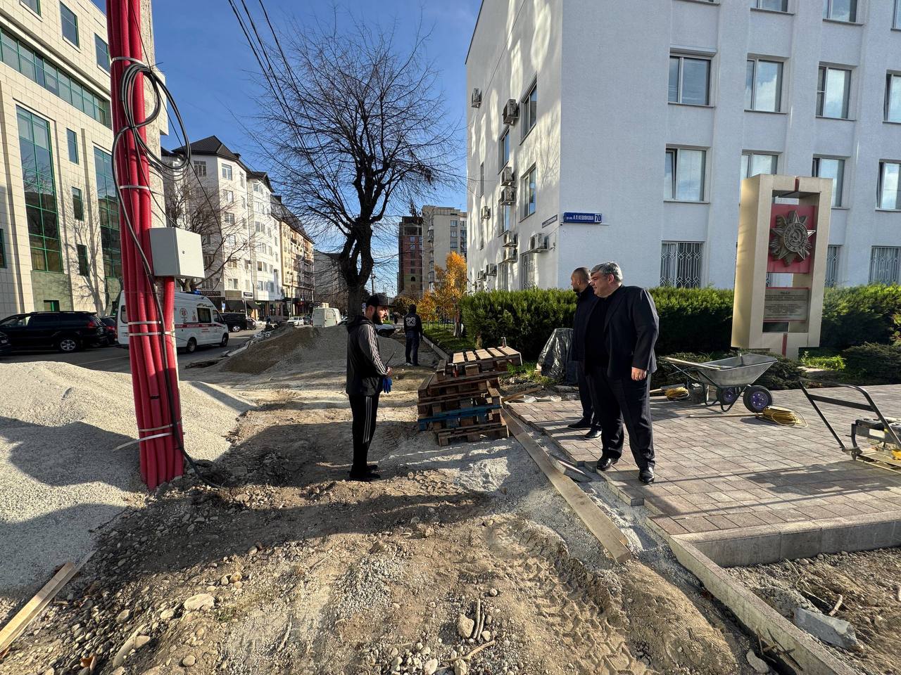 Казбек Коков осмотрел дорожные объекты Нальчика Казбек Коков осмотрел дорожные объекты Нальчика