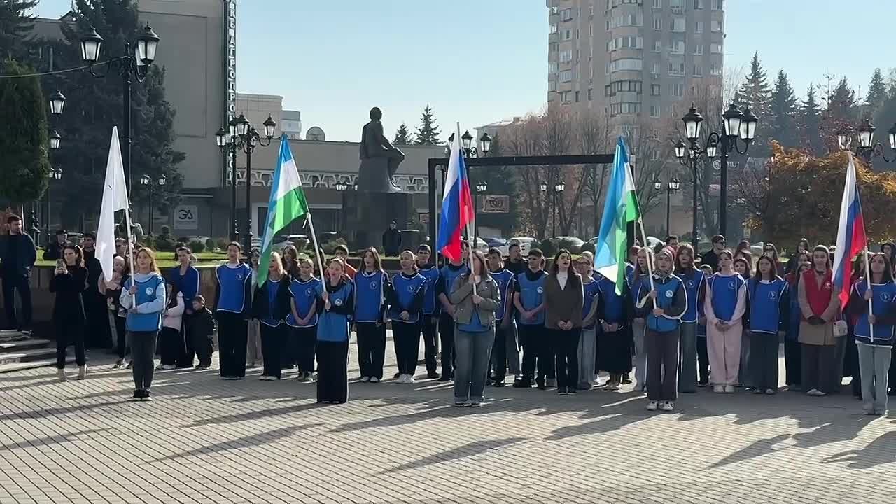 В эти минуты в Нальчике проходит патриотическая акция «Мы едины, мы непобедимы!»